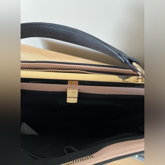 Aldo blush Pink and White large tote gold bar at top. NWOT never used - Picture 6 of 8